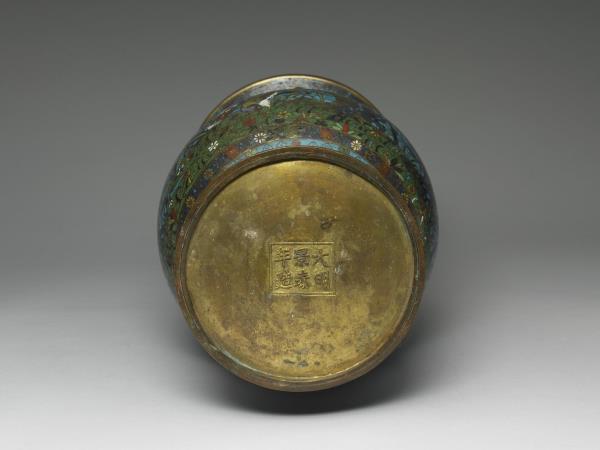 掐絲琺瑯三羊尊