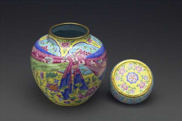 銅胎畫琺瑯包袱紋蓋罐