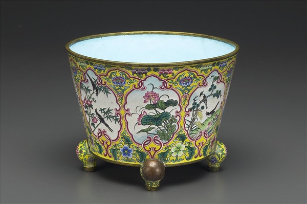 銅胎畫琺瑯花鳥圖筆洗