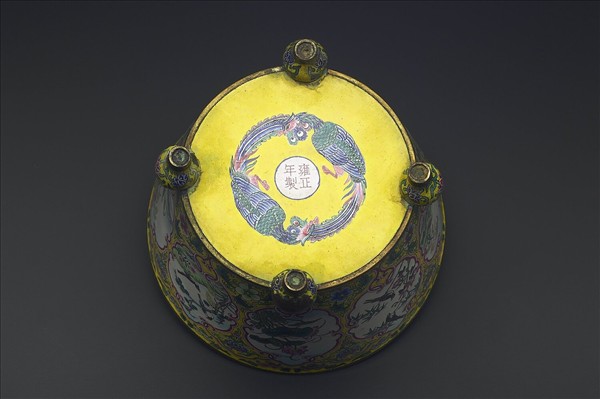 銅胎畫琺瑯花鳥圖筆洗