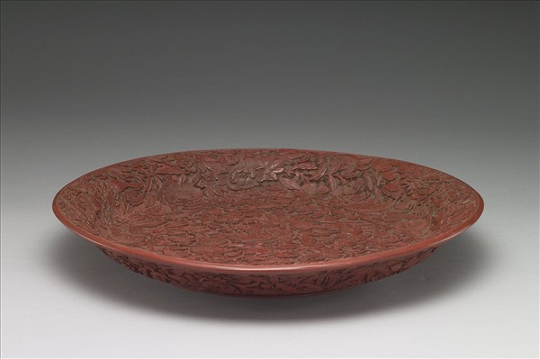 剔紅群芳競秀花卉圓盤