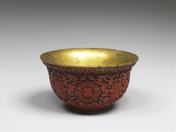 剔紅萬歲長春番蓮紋碗