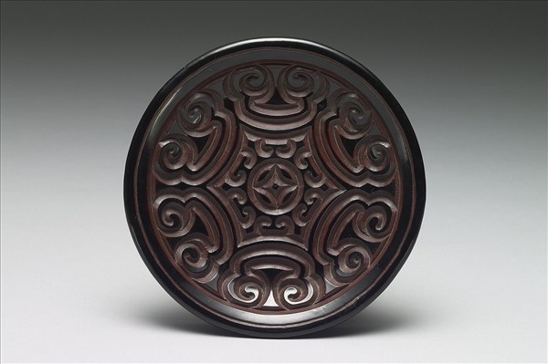 剔犀如意雲紋小圓盤