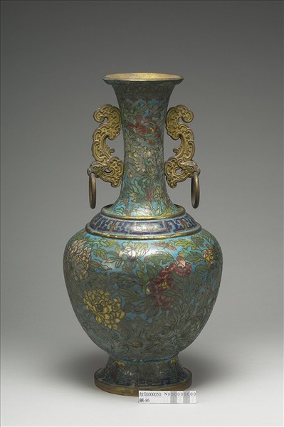 掐絲琺瑯纏枝牡丹紋瓶