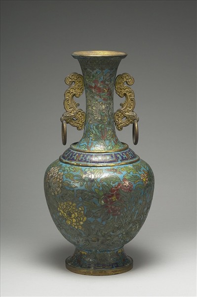 掐絲琺瑯纏枝牡丹紋瓶