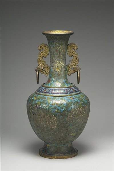 掐絲琺瑯纏枝牡丹紋瓶