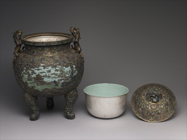 銀胎內填琺瑯鼎式爐