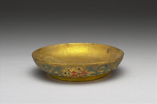 銅鍍金內填琺瑯嵌寶石盤