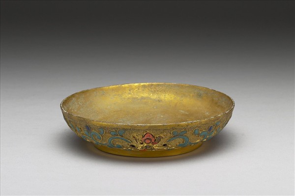 銅鍍金內填琺瑯嵌寶石盤