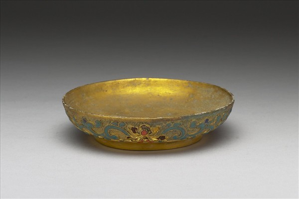 銅鍍金內填琺瑯嵌寶石盤