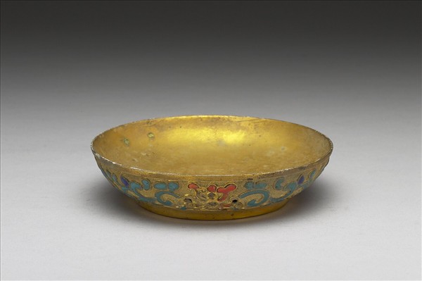 銅鍍金內填琺瑯嵌寶石盤