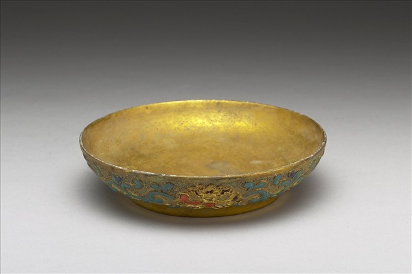 銅鍍金內填琺瑯嵌寶石盤