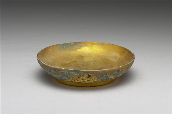 銅鍍金內填琺瑯嵌寶石盤