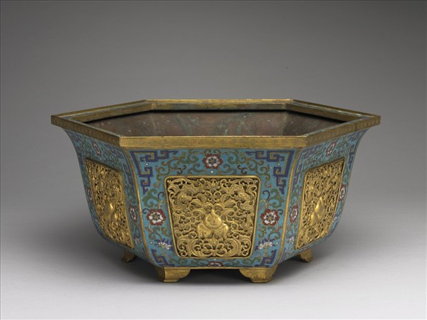 掐絲琺瑯六楞花盆