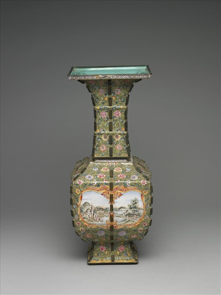 銅胎畫琺瑯帶戟方形瓶