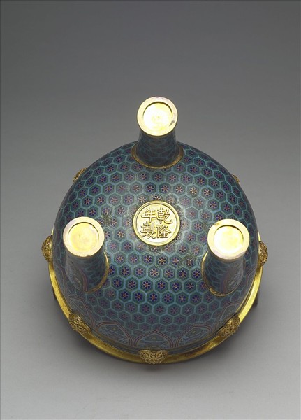 掐絲琺瑯鼎式爐