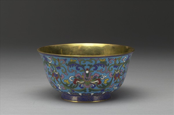 銅胎掐絲琺瑯番蓮紋碗