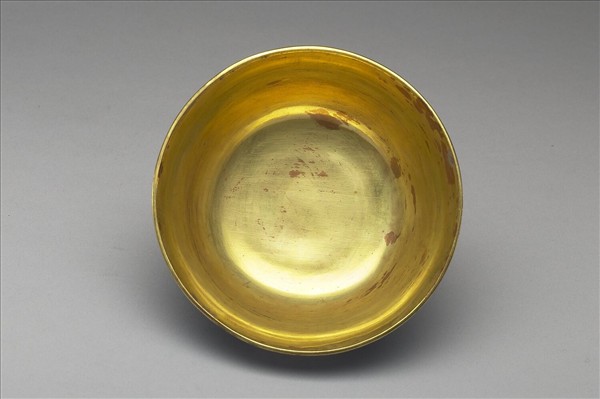 掐絲琺瑯番蓮紋碗