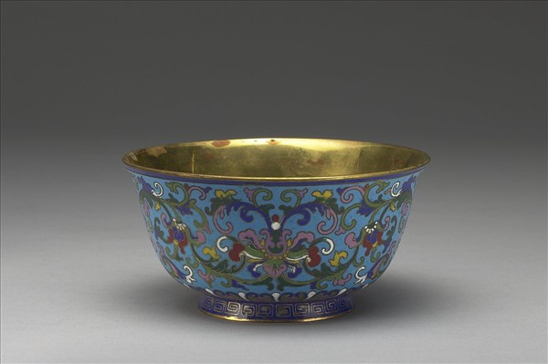 掐絲琺瑯番蓮紋碗