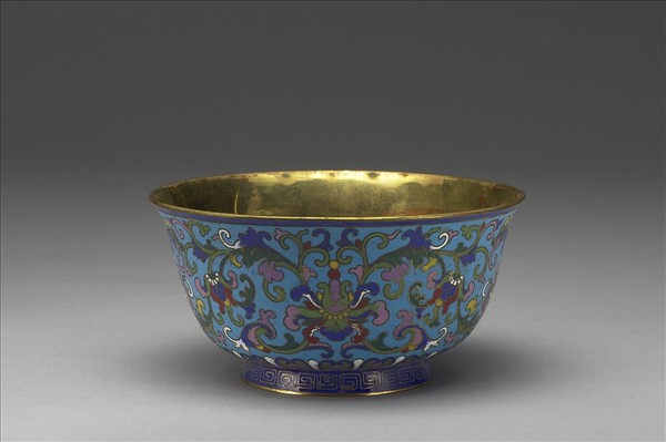 掐絲琺瑯番蓮紋碗
