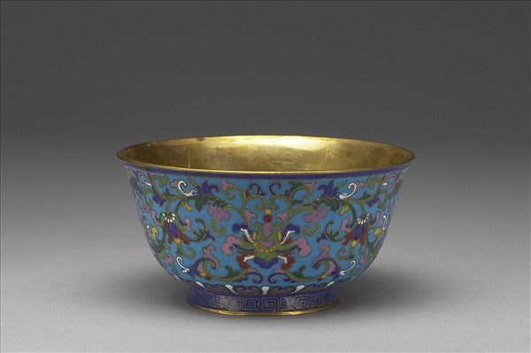 掐絲琺瑯番蓮紋碗