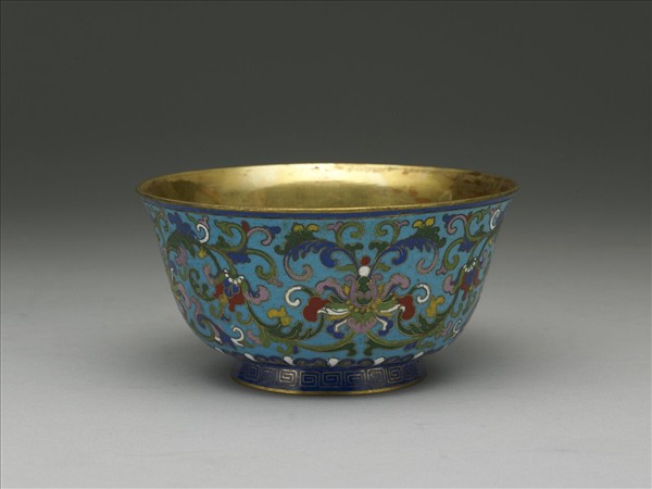掐絲琺瑯番蓮紋碗