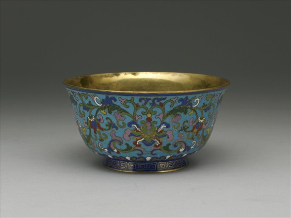 掐絲琺瑯番蓮紋碗