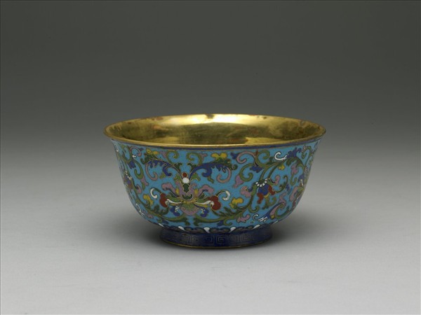 掐絲琺瑯番蓮紋碗