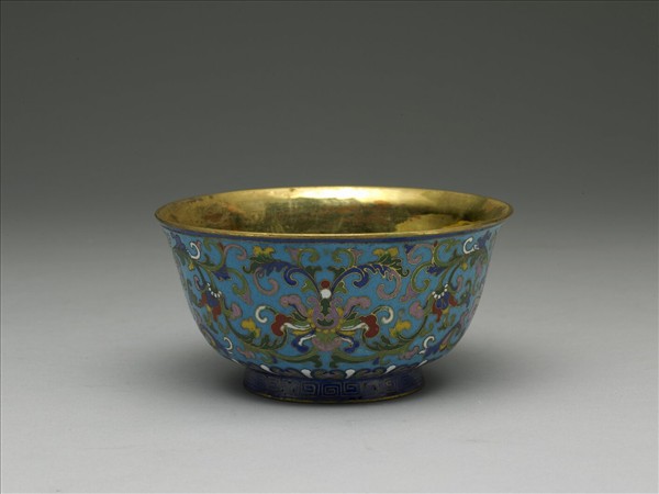 掐絲琺瑯番蓮紋碗
