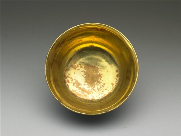 掐絲琺瑯番蓮紋碗