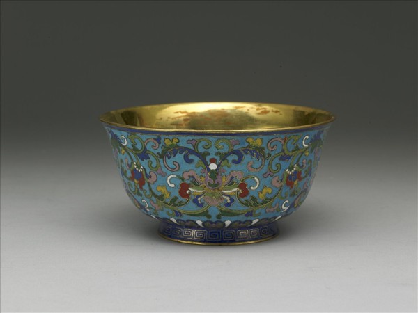 掐絲琺瑯番蓮紋碗