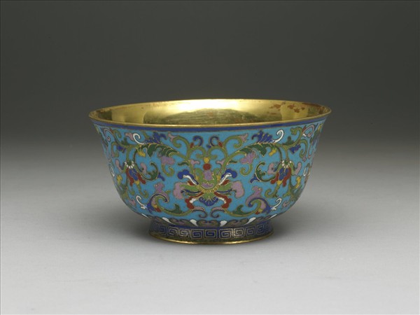 掐絲琺瑯番蓮紋碗