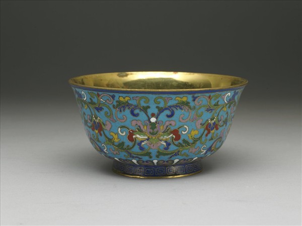 掐絲琺瑯番蓮紋碗