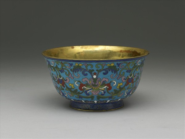 掐絲琺瑯番蓮紋碗