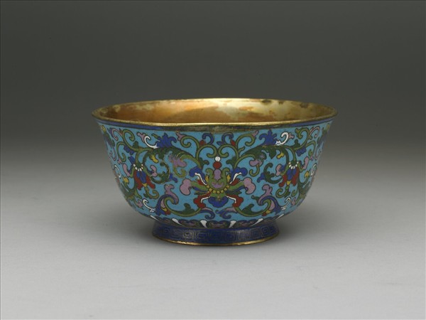 掐絲琺瑯番蓮紋碗