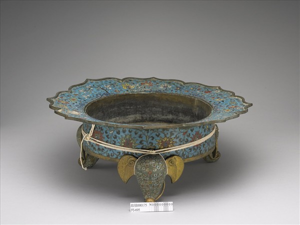 掐絲琺瑯炭盆