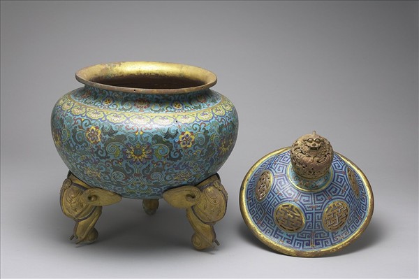 掐絲琺瑯鼎式爐