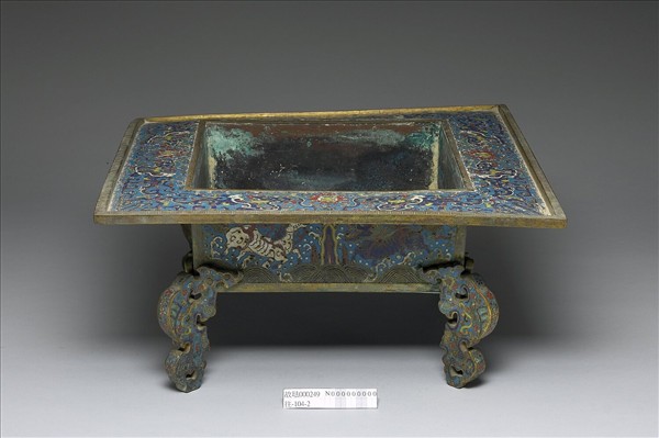 銅胎掐絲琺瑯方爐