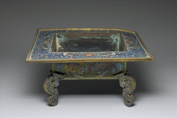 銅胎掐絲琺瑯方爐