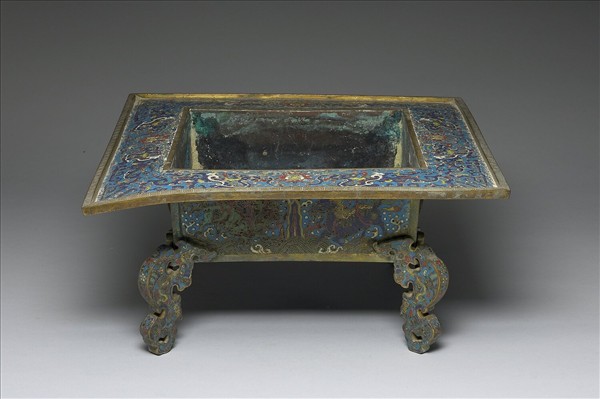 銅胎掐絲琺瑯方爐