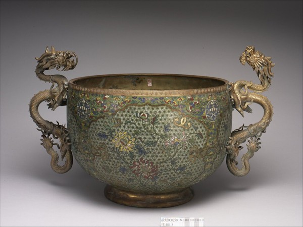 掐絲琺瑯雙龍耳鼎式爐