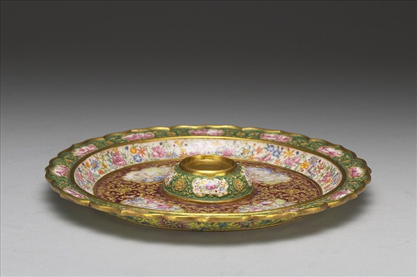 金胎內填兼畫琺瑯西洋母子圖盤