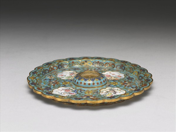 金胎掐絲兼畫琺瑯盤