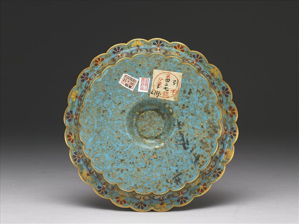 金胎掐絲兼畫琺瑯盤