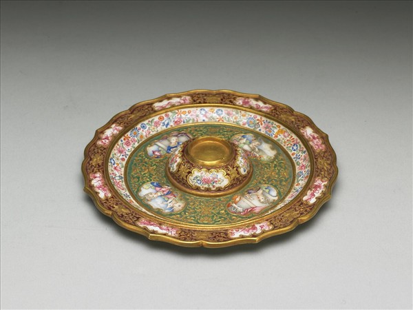 金胎內填兼畫琺瑯盤