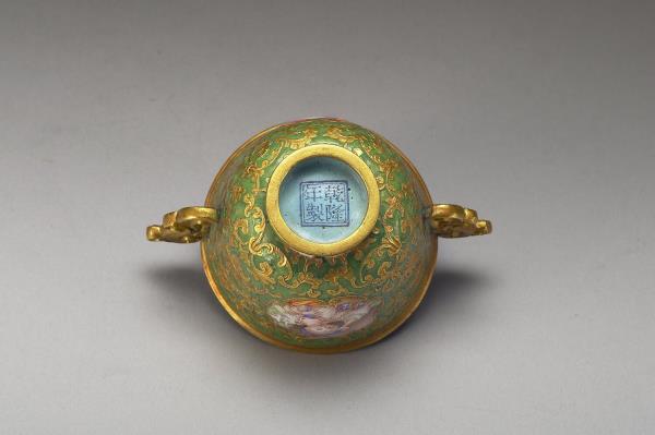 金胎內填兼畫琺瑯杯