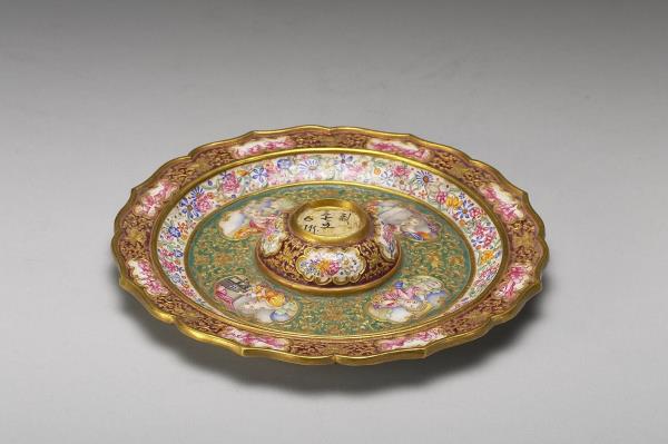 金胎內填兼畫琺瑯盤
