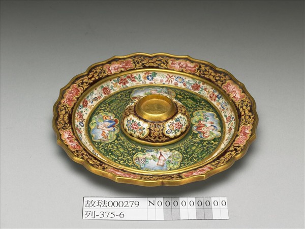 金胎內填兼畫琺瑯盤