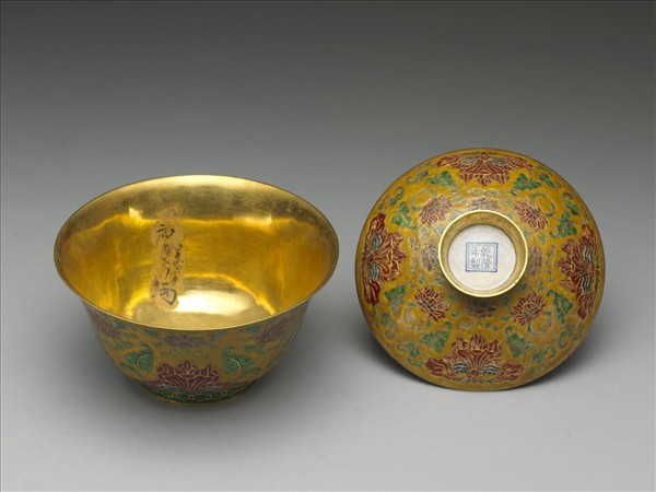 金胎內填琺瑯蓋杯