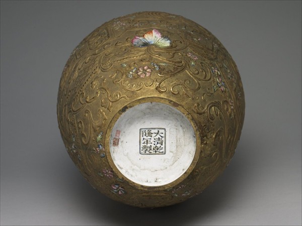 銅胎內填琺瑯鍍金花瓶- 故宮